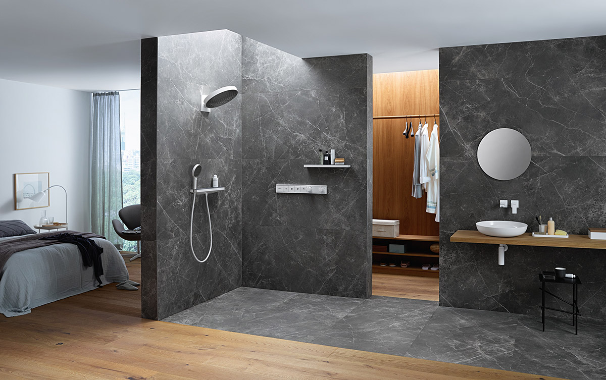 Casi sin límites, el dormitorio se continúa en el Nuevo Baño